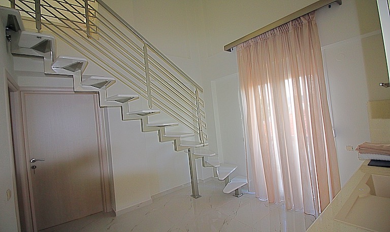 Two Level Apartments  B3 | photo2 